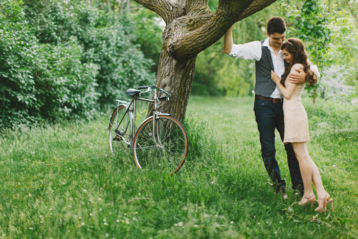 bicycle engagement photos